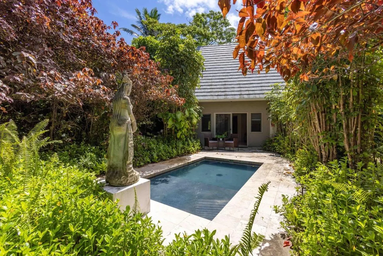 Gardenia Room On Tropical Lush Farm In Haiku, Maui Huelo Bauernhof
